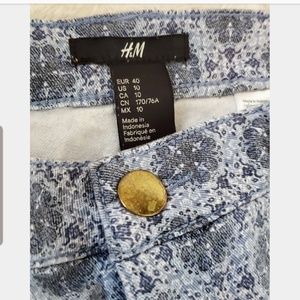 H&M Shorts - Patterned H&M Shorts H&M Shorts - Patterned H&M Shorts